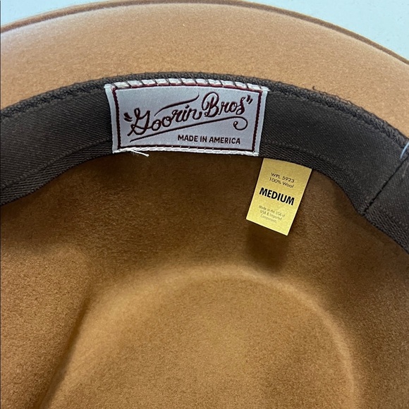 Goorin Bros Tan Fedora with Dark Band - Picture 2 of 8